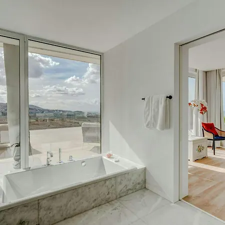 Готель Casa Mia Adeje Costa *